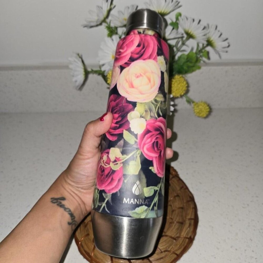 Manna floral print watter bottle 20 oz